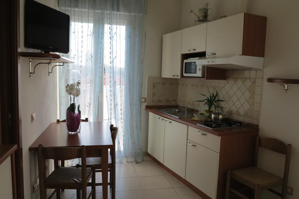 Residence La Villetta Римини Екстериор снимка