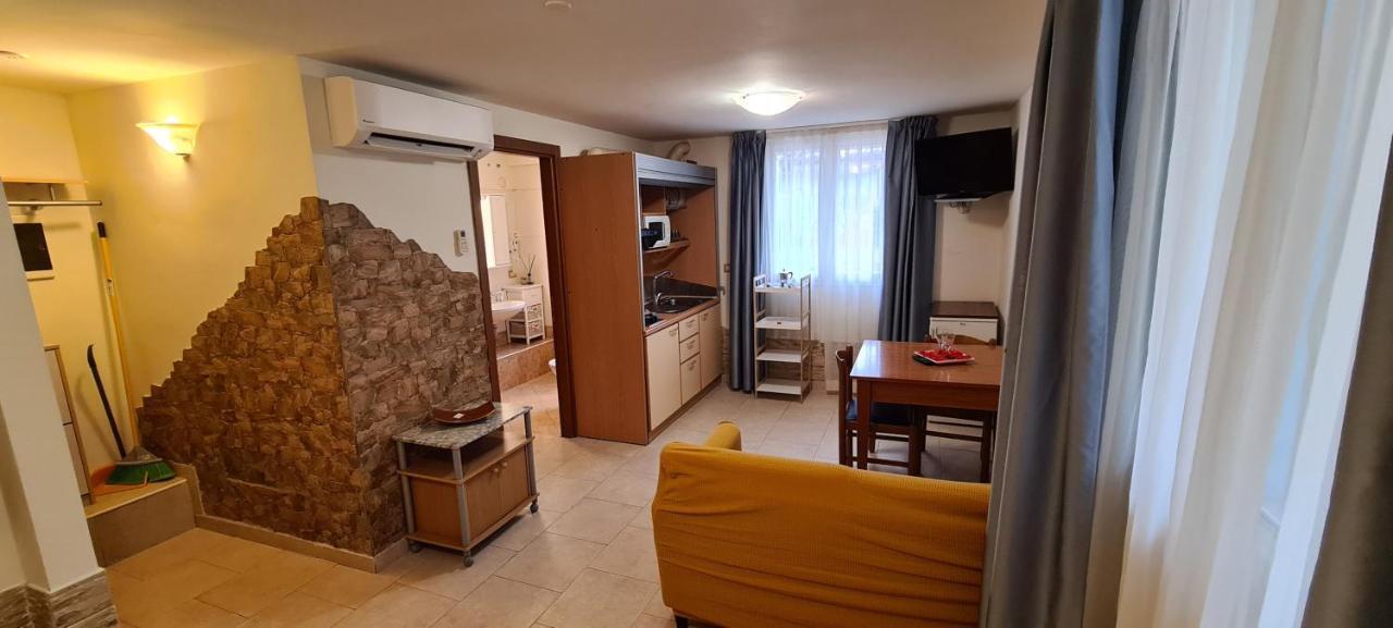 Residence La Villetta Римини Екстериор снимка