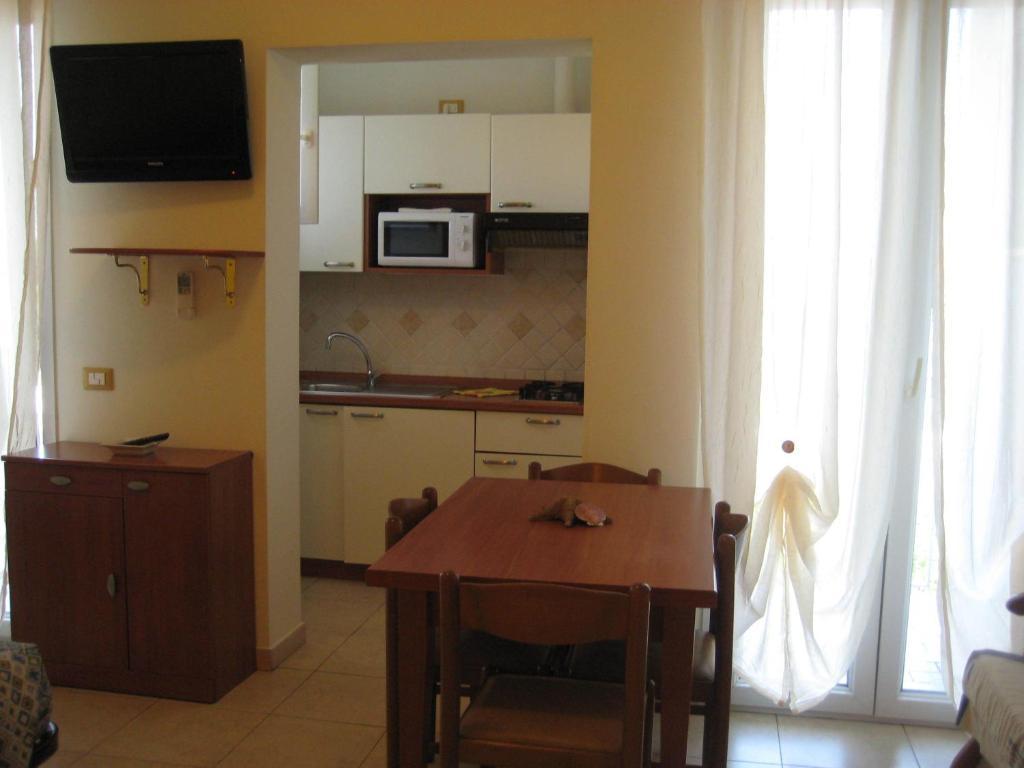 Residence La Villetta Римини Стая снимка