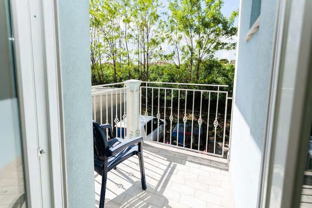 Residence La Villetta Римини Екстериор снимка
