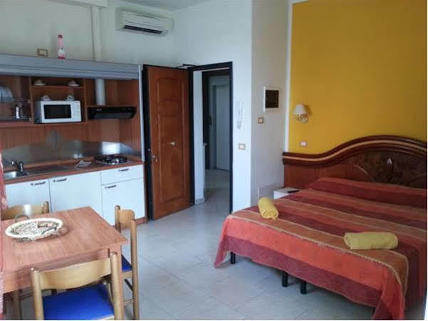 Residence La Villetta Римини Екстериор снимка
