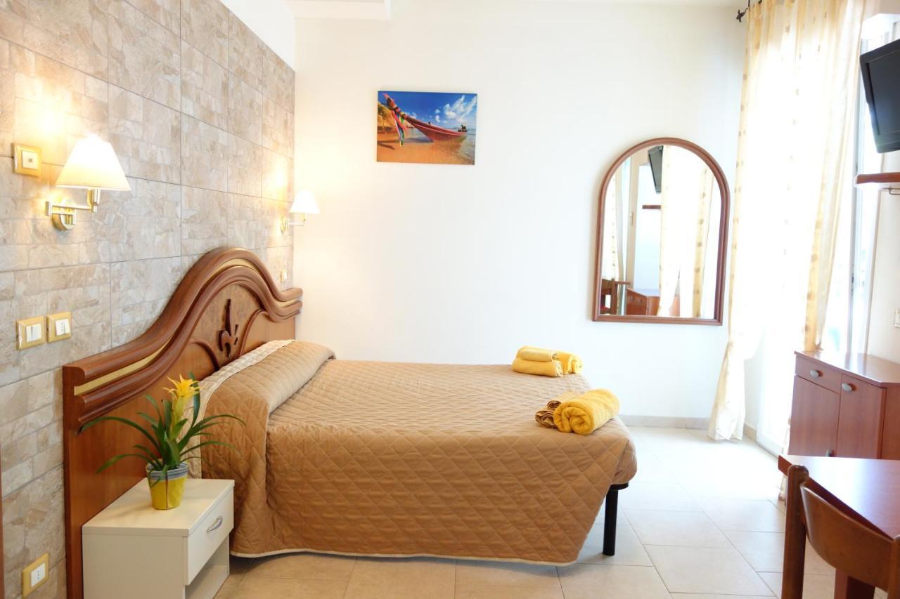 Residence La Villetta Римини Екстериор снимка