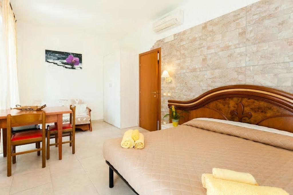 Residence La Villetta Римини Екстериор снимка