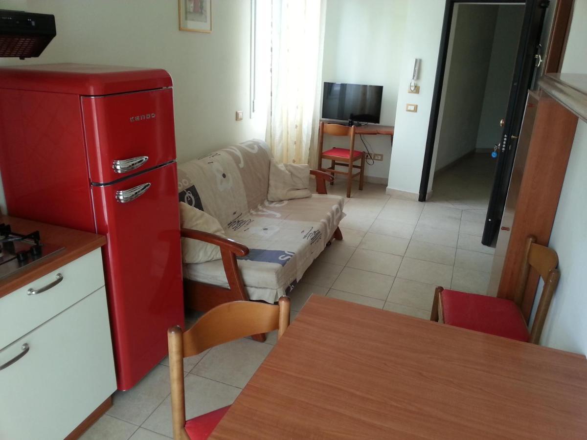 Residence La Villetta Римини Стая снимка